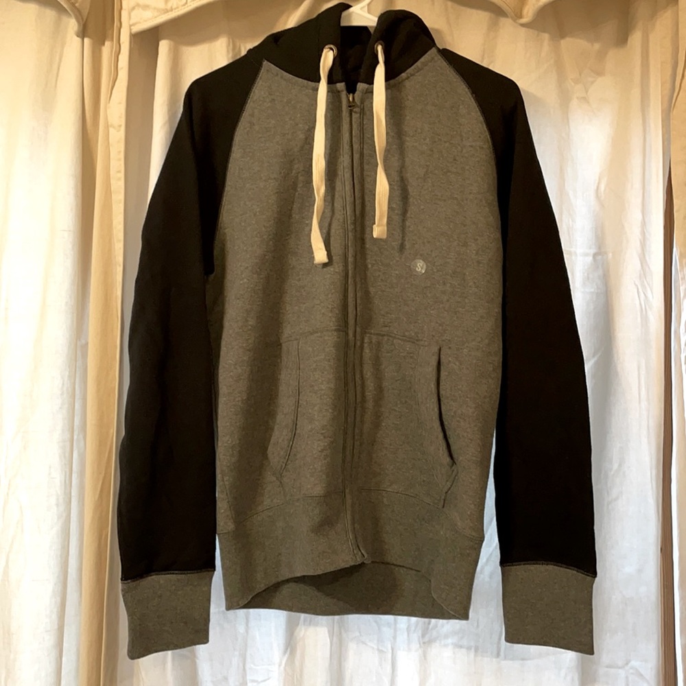 Roebuck & Co. Men’s Grey and Black Zip Up Hoodie
